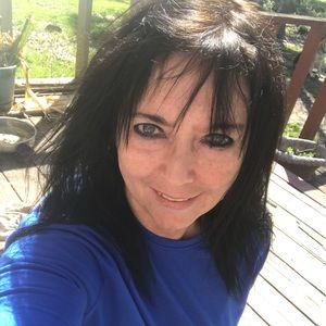 Meet your Posher, Debbie